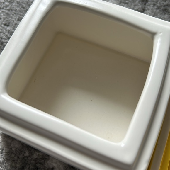 NEW J. Crew Yellow Ceramic Box - Picture 8 of 15